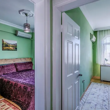 Sehir Merkezinde Muhtesem Manzarali 4 Odali Apartment