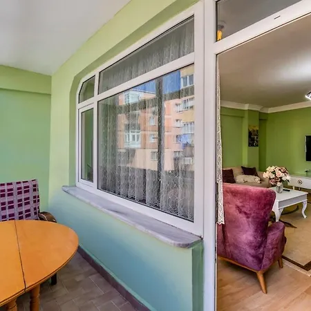 Sehir Merkezinde Muhtesem Manzarali 4 Odali Appartement Istanboel