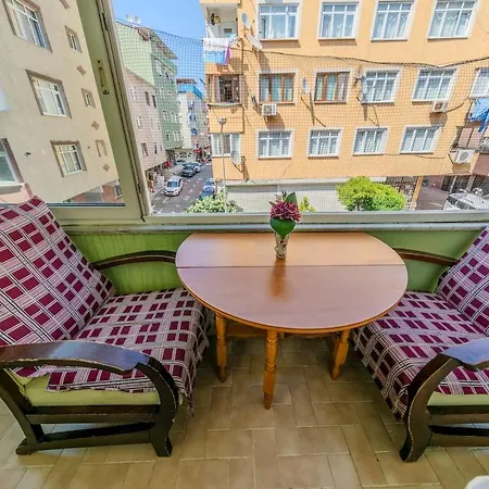 Sehir Merkezinde Muhtesem Manzarali 4 Odali Apartment